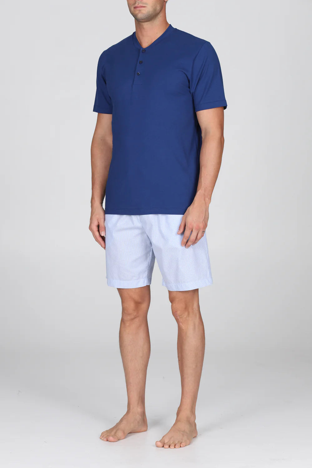 Pigiama corto serafino in popeline e jersey bluette, per un comfort contemporaneo Julipet